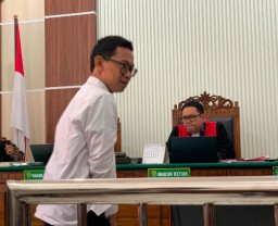Perusak Kantor Yayasan Savy Amira Dituntut 1 Tahun 2 Bulan Penjara