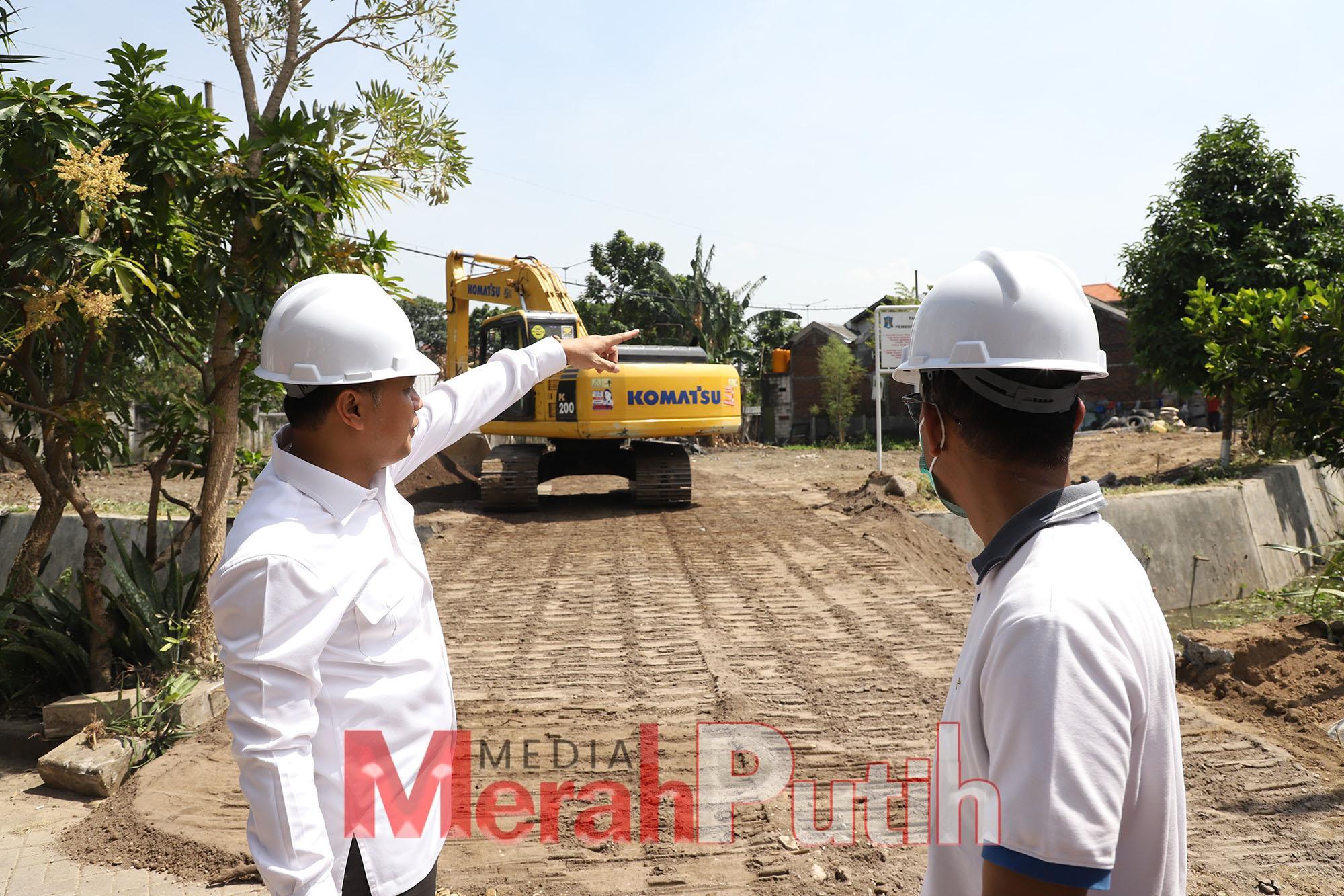 Wali Kota Eri Cahyadi melakukan cek progres pembangunan infrastruktur rumah pompa jambangan I dok