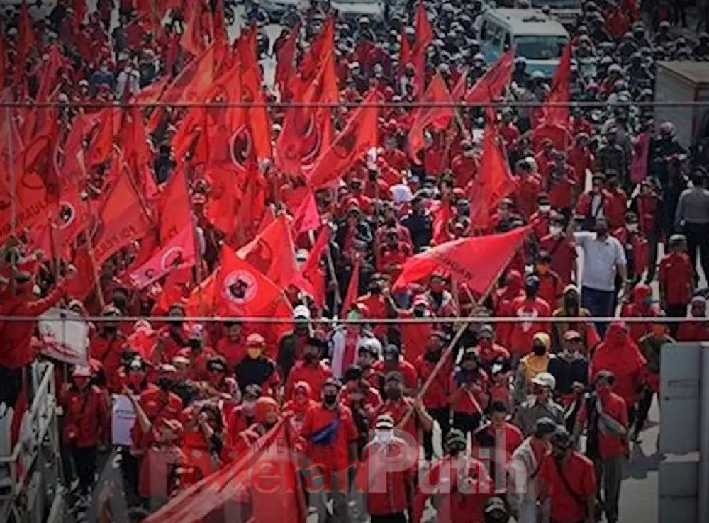 PDIP melakukan perubahan terhadap petitum itu. Petitum itu berubah menjadi agar PTUN mengeluarkan putusan yang menyatakan bahwa KPU telah melakukan pelanggaran hukum dengan menerima pendaftaran Gibran Rakabuming Raka sebagai Cawapres I MMP I ist I ilustra