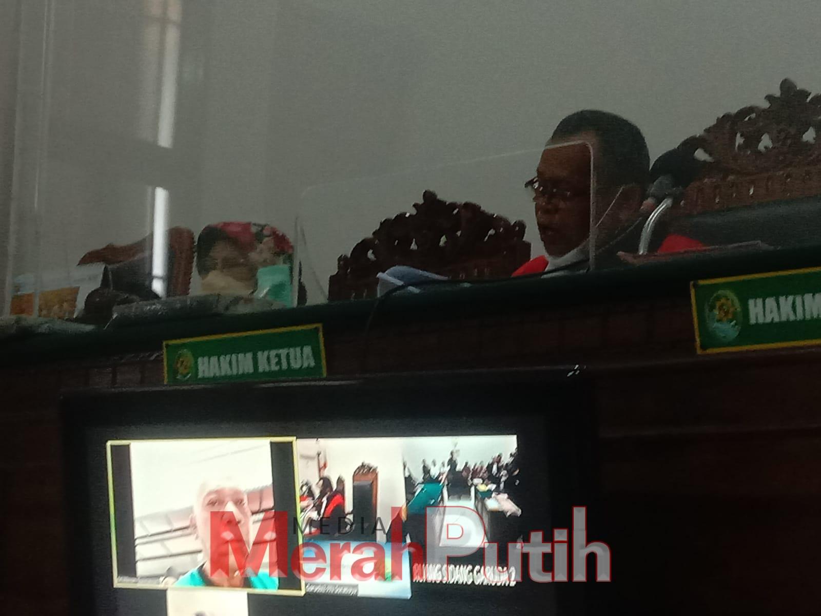 Sidang putusan vonis terkait perkara penganiayaan terdakwa Kasmono terhadap korban Ardiansyah di PN Surabaya, Selasa (28/2) I MMP I Totok. 