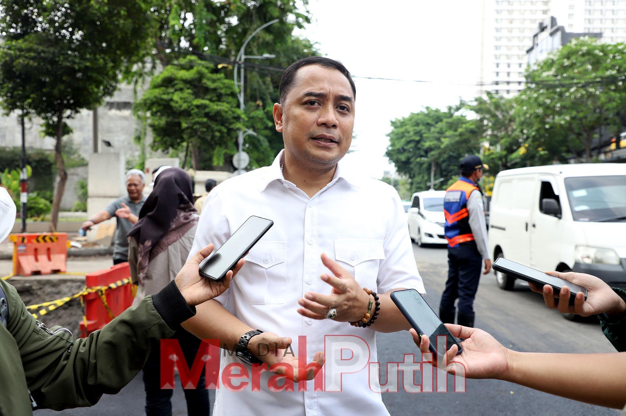 Wali Kota Eri Cahyadi itu mengimbau kepada warga Surabaya untuk menjaga kota ini. Dirinya juga meminta kepada warga untuk tak segan melaporkan jika terjadi aksi pencurian besi penutup saluran yang dapat mengganggu pembangunan kota. Pelaporan tersebut haru