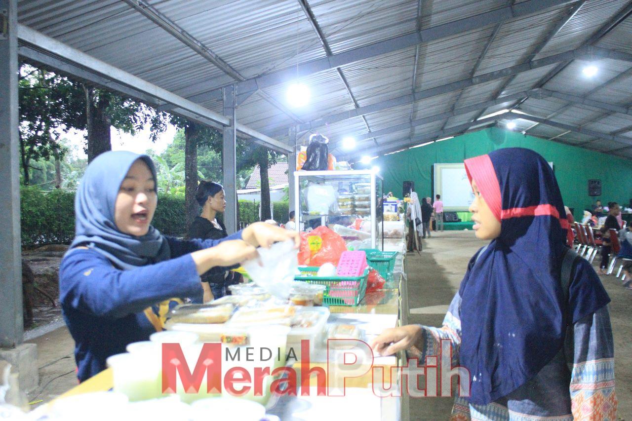 Yayasan Surau Qutubul Amin, menggelar bursa pasar Ramadan bertajuk PARADENS 1444H tahun 2023. Gelaran bazar itu untuk membangkitkan perekonomian warga sekitar pasca pandemi I MMP I dok humas.