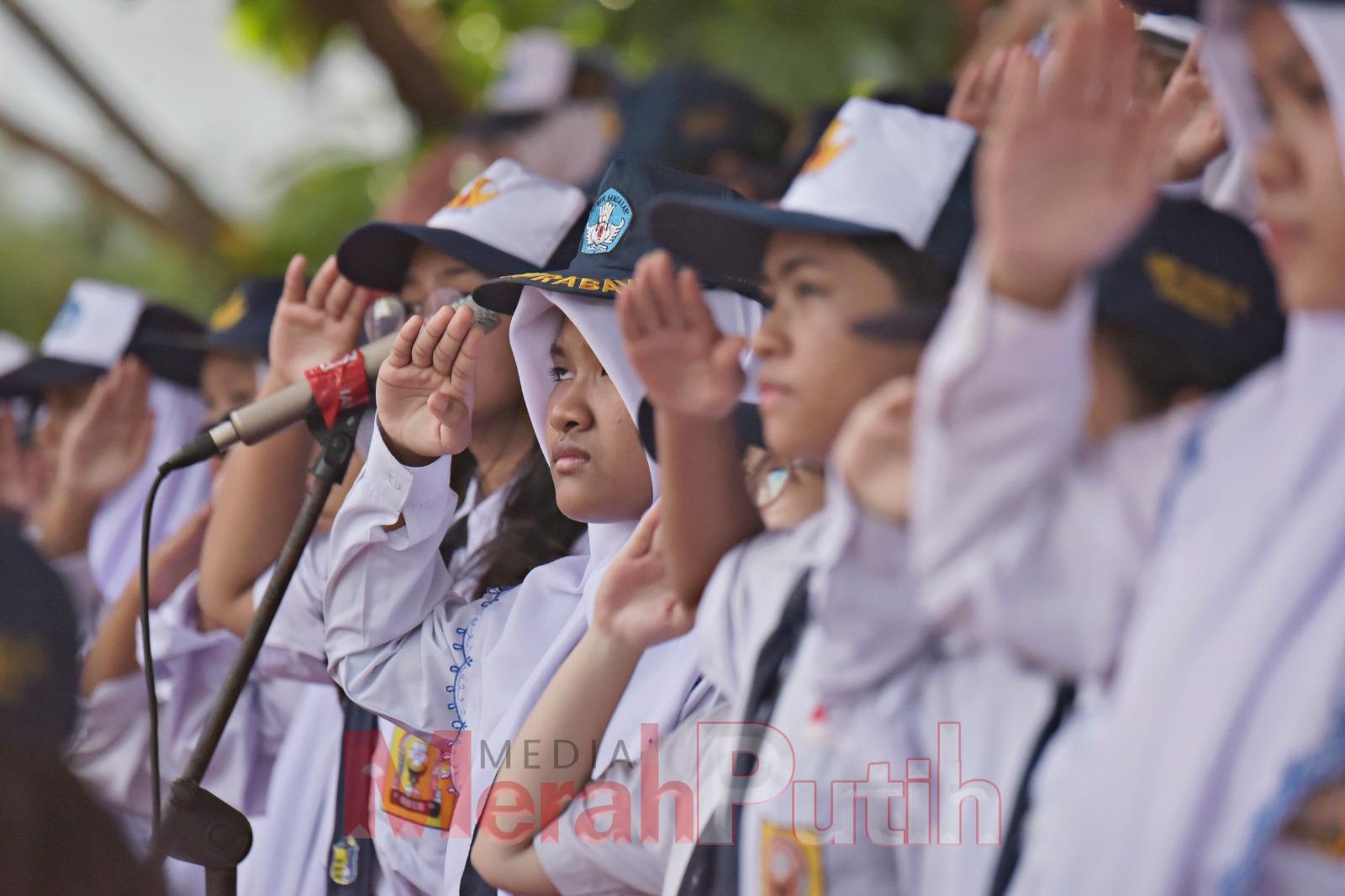 Siswa SMP se-Surabaya saat mengikuti Upacara Hardiknas 2023 di Balai Pemkot Surabaya I MMP I dot