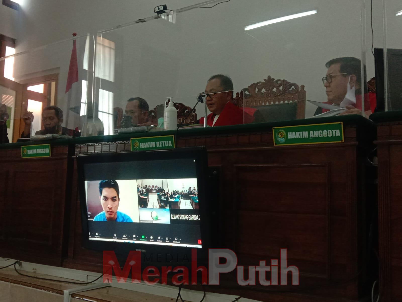 Daffa Adiwidya Arika saat mengikuti sidang perdana dugaan kasus penganiayaan terhadap RFA hingga meninggal dunia, di PN Surabaya, Kamis (25/5) MMP I Totok