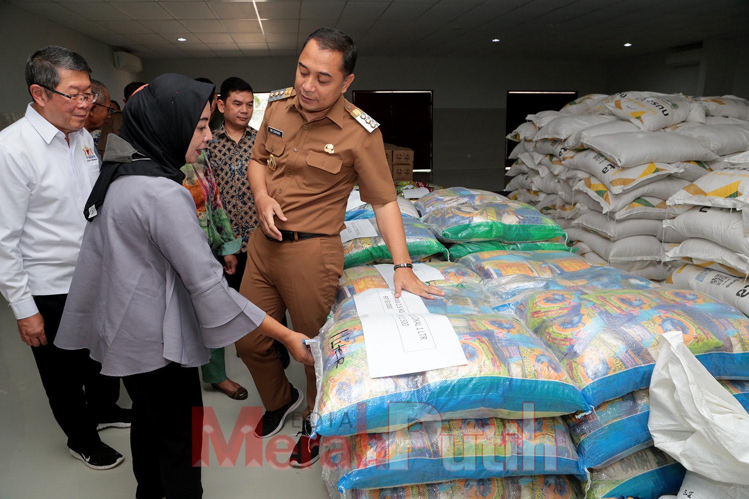 Wali Kota Surabaya Eri Cahyadi meninjau Pasar Induk Sidotopo Surabaya (PISS), Senin (15/5) I MMP I dok humas