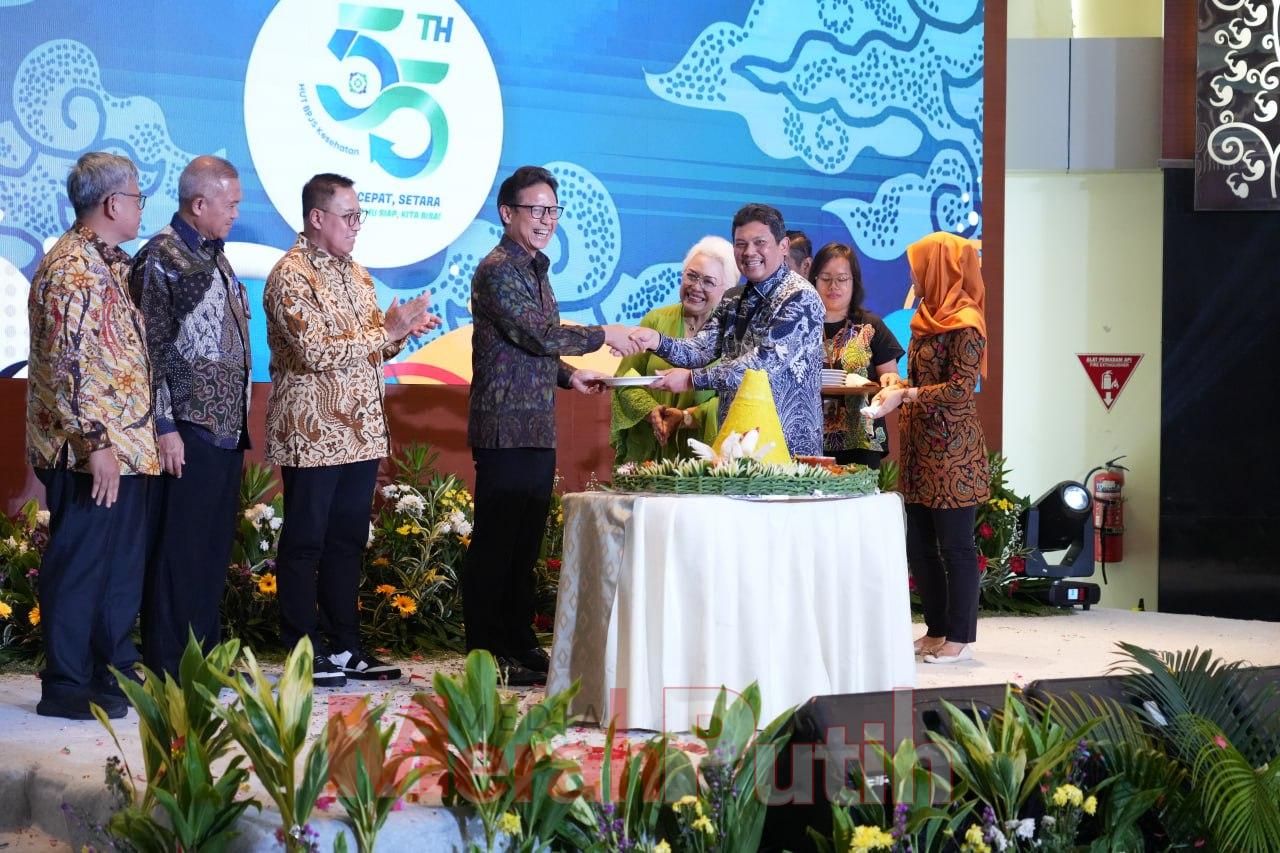 BPJS Kesehatan memperingati hari jadinya yang ke-55. Tak ayal lembaga kesehatan tersebut kini dengungkan transformasi mutu layanan pada masyarakat