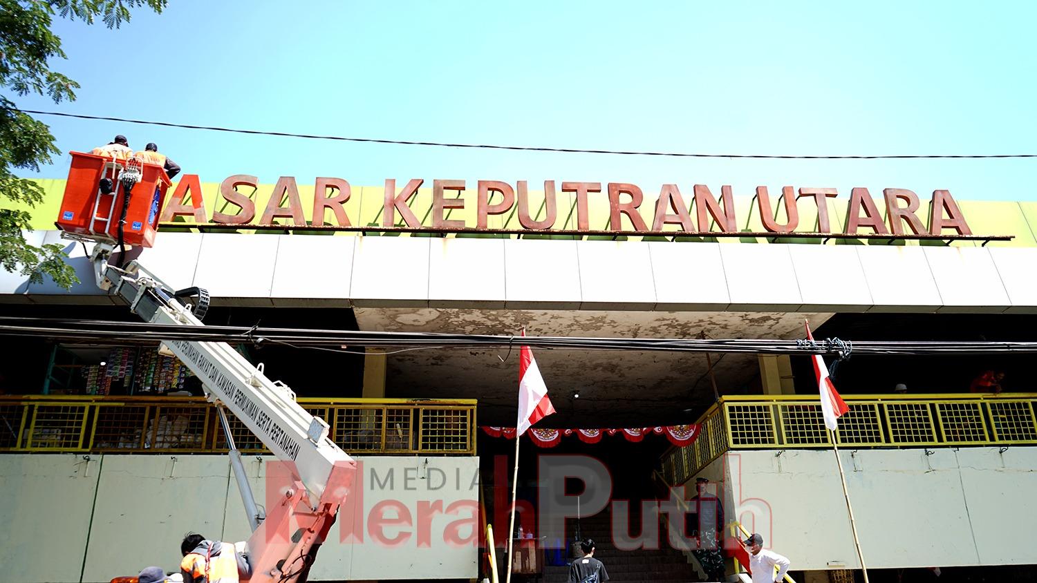 Perapian Pasar Keputran juga dilakukan Pemkot Surabaya di luar Pasar Keputran. Seperti di antaranya dengan membersihkan saluran serta merapikan pedestrian dan halaman yang ada di depan Pasar I MMP I dok