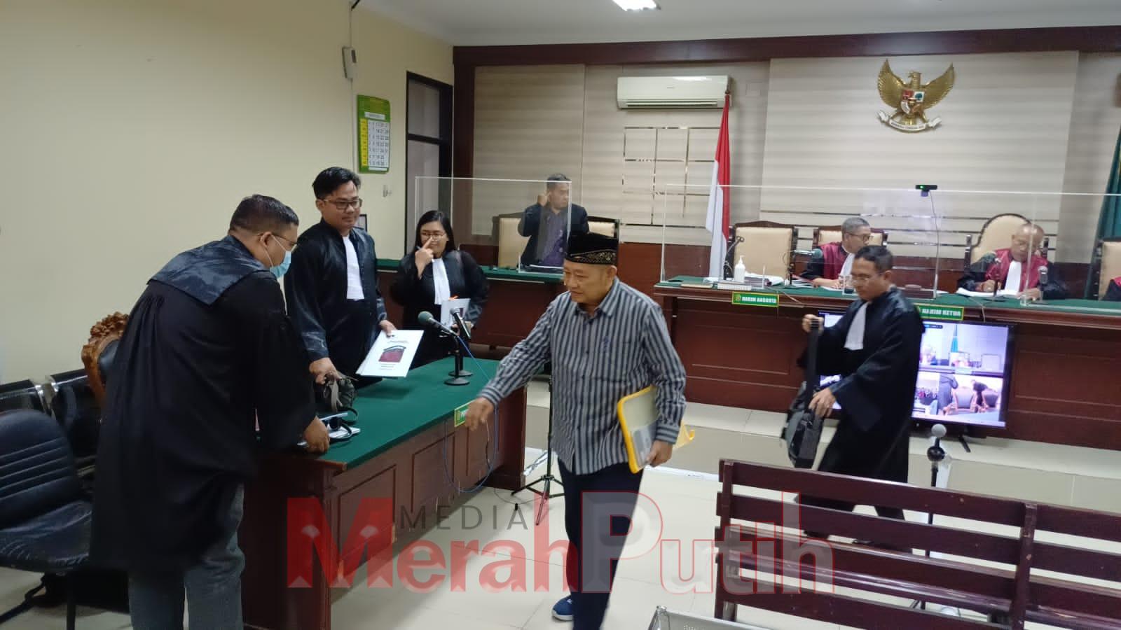Mantan Bupati Sidoarjo Saiful Illah menjalani sidang dakwaan di Pengadilan Tindak Pidana Korupsi (Tipikor) terkait gratifikasi senilai Rp 44,2 miliar di ruang Candra Pengadilan Tipikor Surabaya I MMP I dok I Totok Prastyo