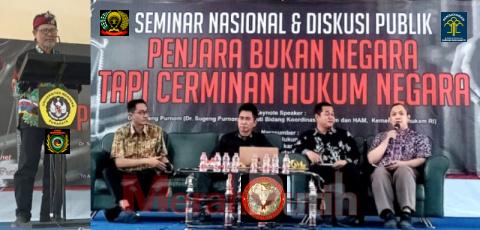 Diskusi Publik diselenggarakan di Aula Kampus Universitas Merdeka Surabaya (UNMERBAYA) Kerjasama dengan Div-Pas Pemasyarakatan Kemenkumham Jatim dengan menghadirkan para Pembicara, Dr. H. Solehuddin, SH,.MH Pakar Hukum Pidana Ubhara Surabaya, Dr. Bastian