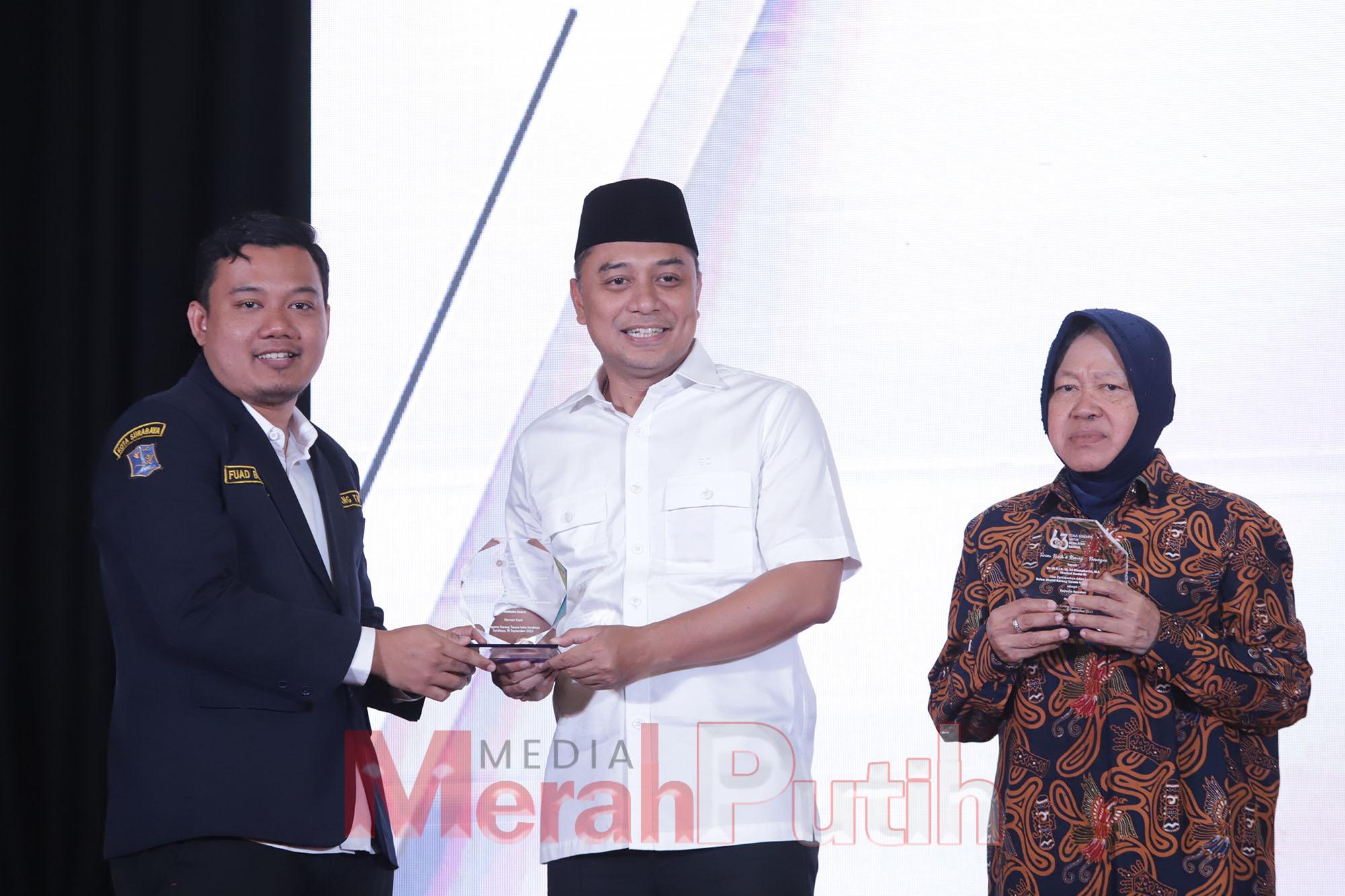 Menteri Sosial Tri Rismaharini saat menghadiri memperingati HUT ke-63 Karang Taruna sekaligus mempererat tali silaturahmi para pemuda Karang Taruna di Gedung Balai Pemuda sisi barat, Minggu (10/9/2023). 