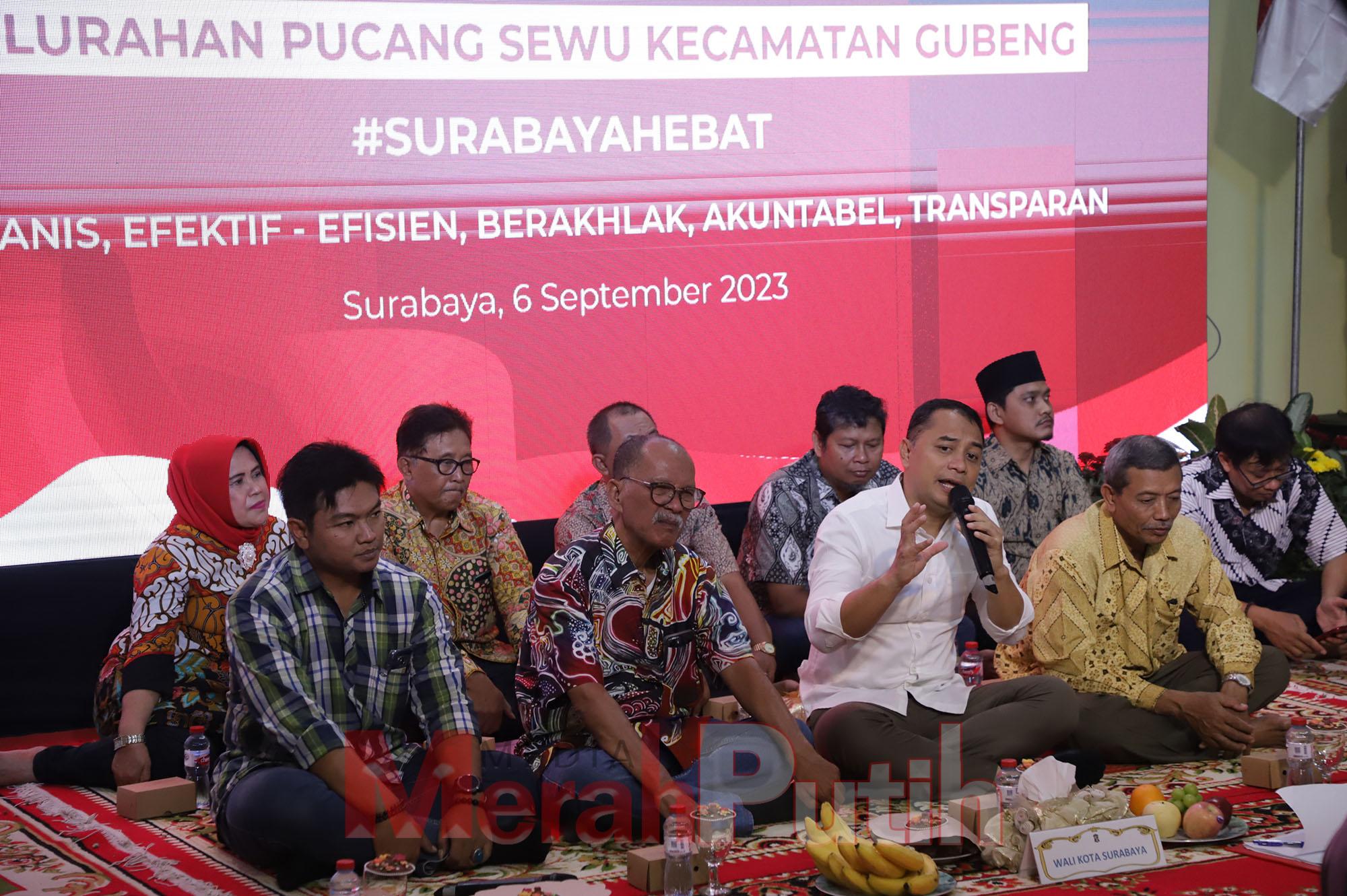 Wali Kota Eri Cahyadi saat meresmikan Balai RW III, Kelurahan Pucang Sewu, Kecamatan Gubeng, Kota Surabaya, Rabu (6/9/2023) malam I MMP I dok