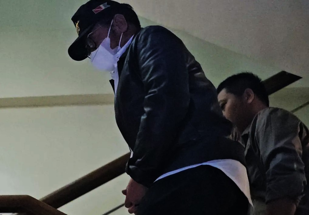 Mantan Menteri Pertanian Syahrul Yasin Limpo (SYL) setibanya di Gedung Merah Putih KPK usai digelandang petugas setelah resmi ditetapkan tersangka kasus dugaan korupsi di Kementerian Pertanian (Kementan RI), Rabu (11/10) I ist 