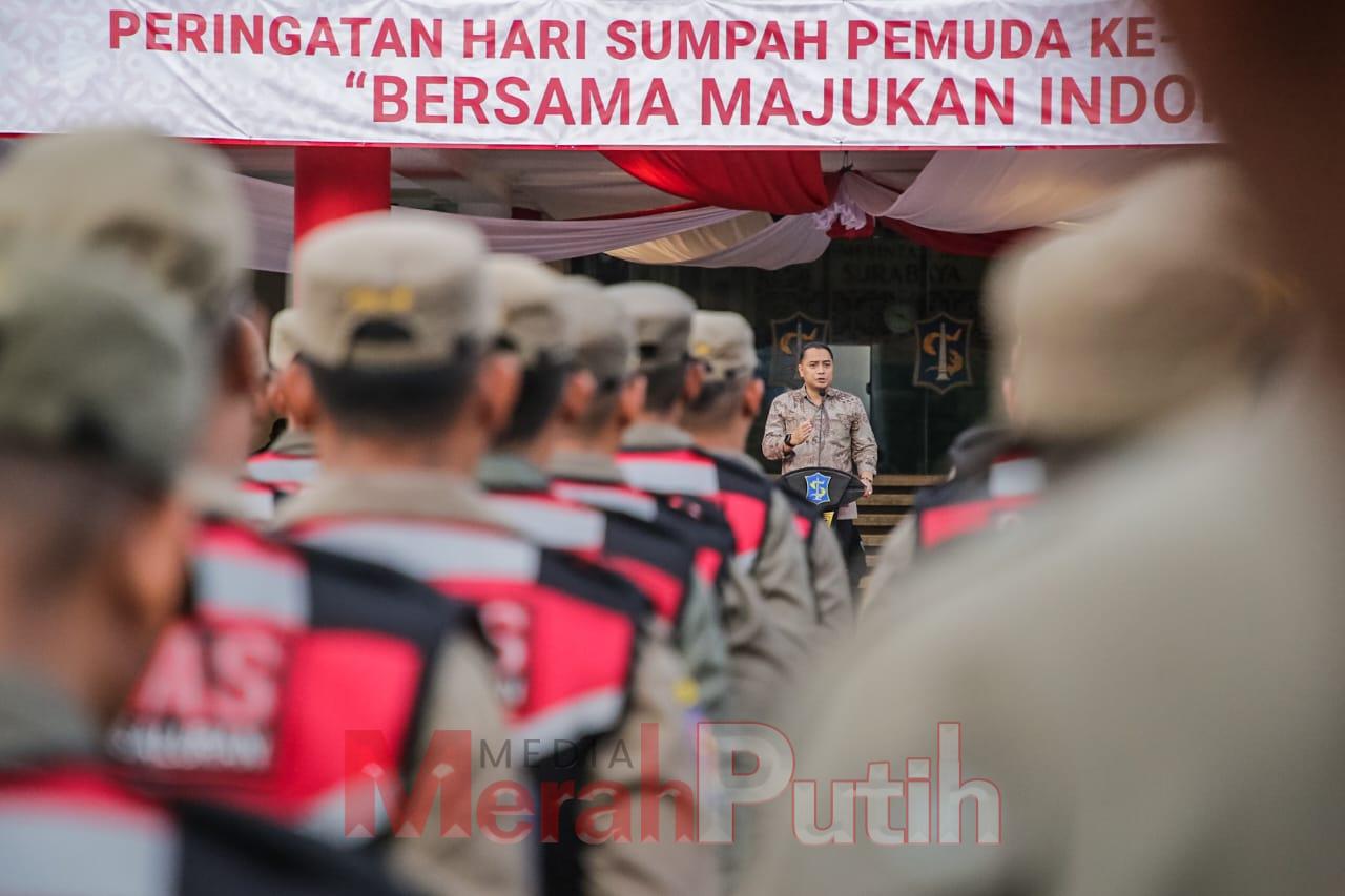 Wali Kota Surabaya Eri Cahyadi saat memimpin langsung apel pengamanan cipta kondisi di Taman Surya Balai Kota Surabaya, Rabu (1/11/2023) sore I MMP I humas