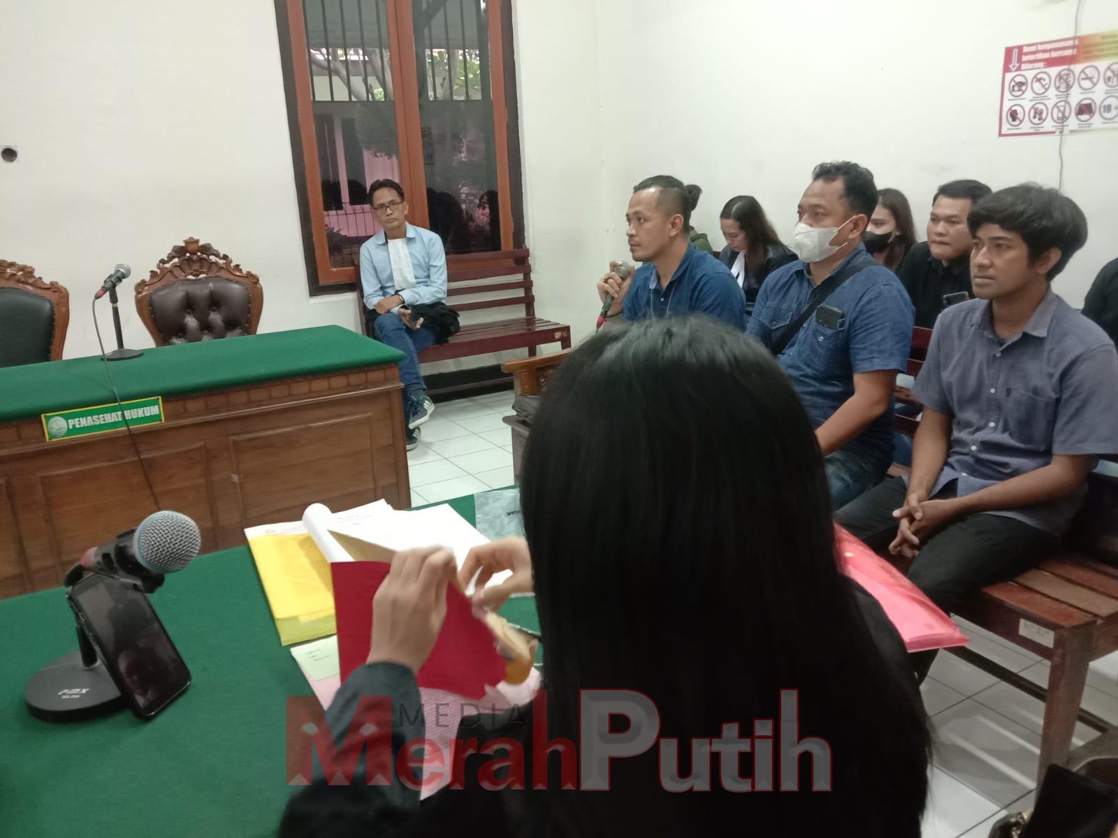 Jaksa Penuntut Umum (JPU) Estik Dilla Rahmawati menghadirkan saksi, yakni M. Satrio, Retno dan Fajar Dwi Laksono I MMP I Totok Prastyo