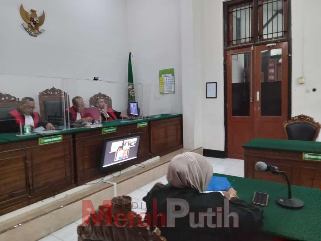 Pada sidang putusan hakim Suparno mengatakan, bahwa pada intinya terdakwa terbukti bersalah melakukan tindak Pidana penipuan sebagaimana diatur dalam Pasal 378 KUHP dan diputus dengan Pidana penjara selama 2 tahun I MMP I Totok Prastyo