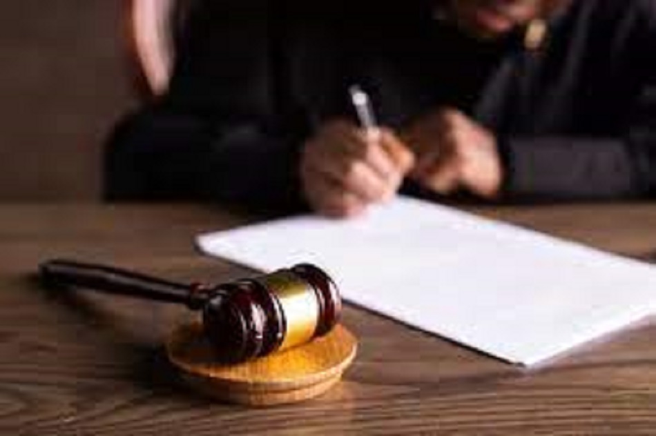 ilmu madzhab hukum ini, pembuat kebijakan dapat merancang kebijakan yang adil, efektif, dan sesuai dengan nilai-nilai hukum yang diakui. Dengan mengembangkan teori-teori hukum yang dapat digunakan sebagai dasar untuk merumuskan kebijakan hukum I MMP I Ilu