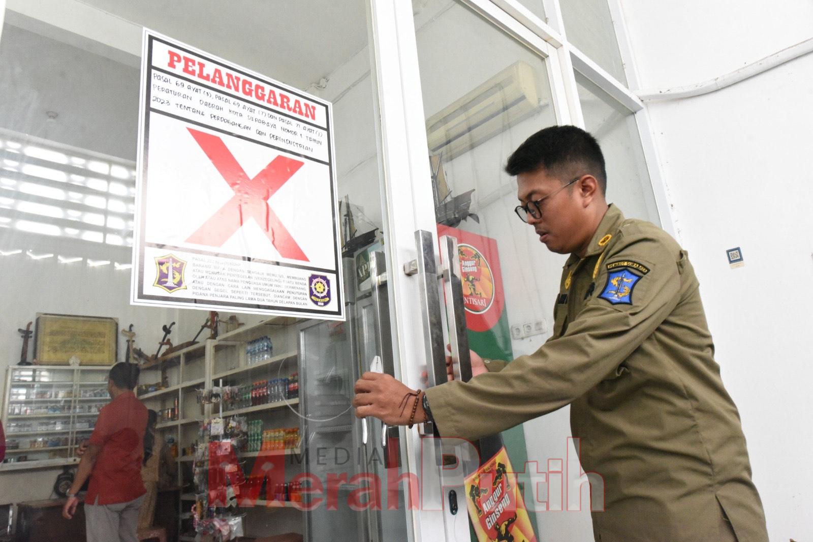 Petugas Satpol PP Surabaya telah menyita sejumlah barang bukti mihol dari pemilik toko tersebut. Bahkan, pemilik toko juga telah diberikan penindakan berupa sanksi Tipiring (Tindak Pidana Ringan) I MMP I dok pemkot