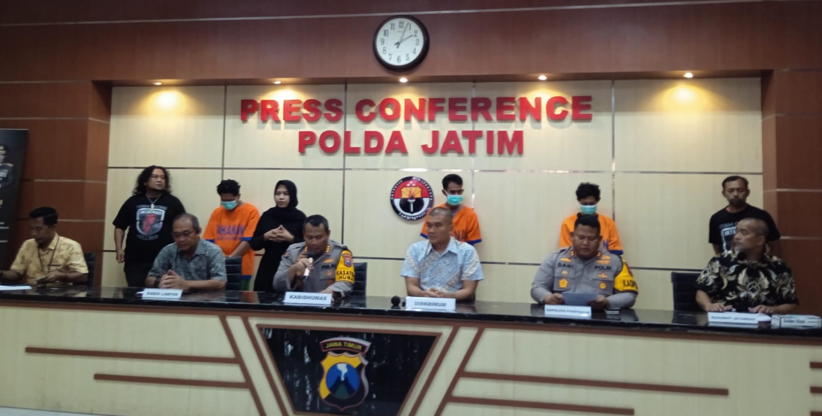 Tiga pelaku Bom Bondet rumah Ketua KPPS di Pamekasan berhasil diringkus Subdit 3 Jatanras Ditreskrimum Polda Jatim, Jumat (23/02) I MMP I Dhimas Guruh