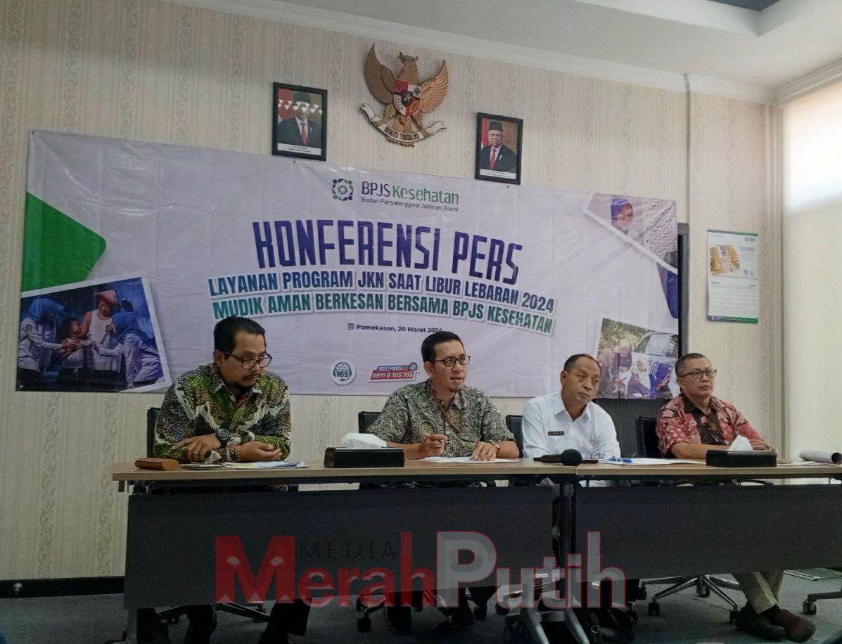 Konferensi pers bersama Kepala BPJS Kesehatan Cabang Pamekasan, Nuzuludin Hasan terkait layanan program JKN saat libur lebaran 2024 mudah, cepat, dan setara bagi peserta JKN di seluruh wilayah Indonesia, Rabu (20/3) I Foto I MMP I Dini Wahyu Ningtyas