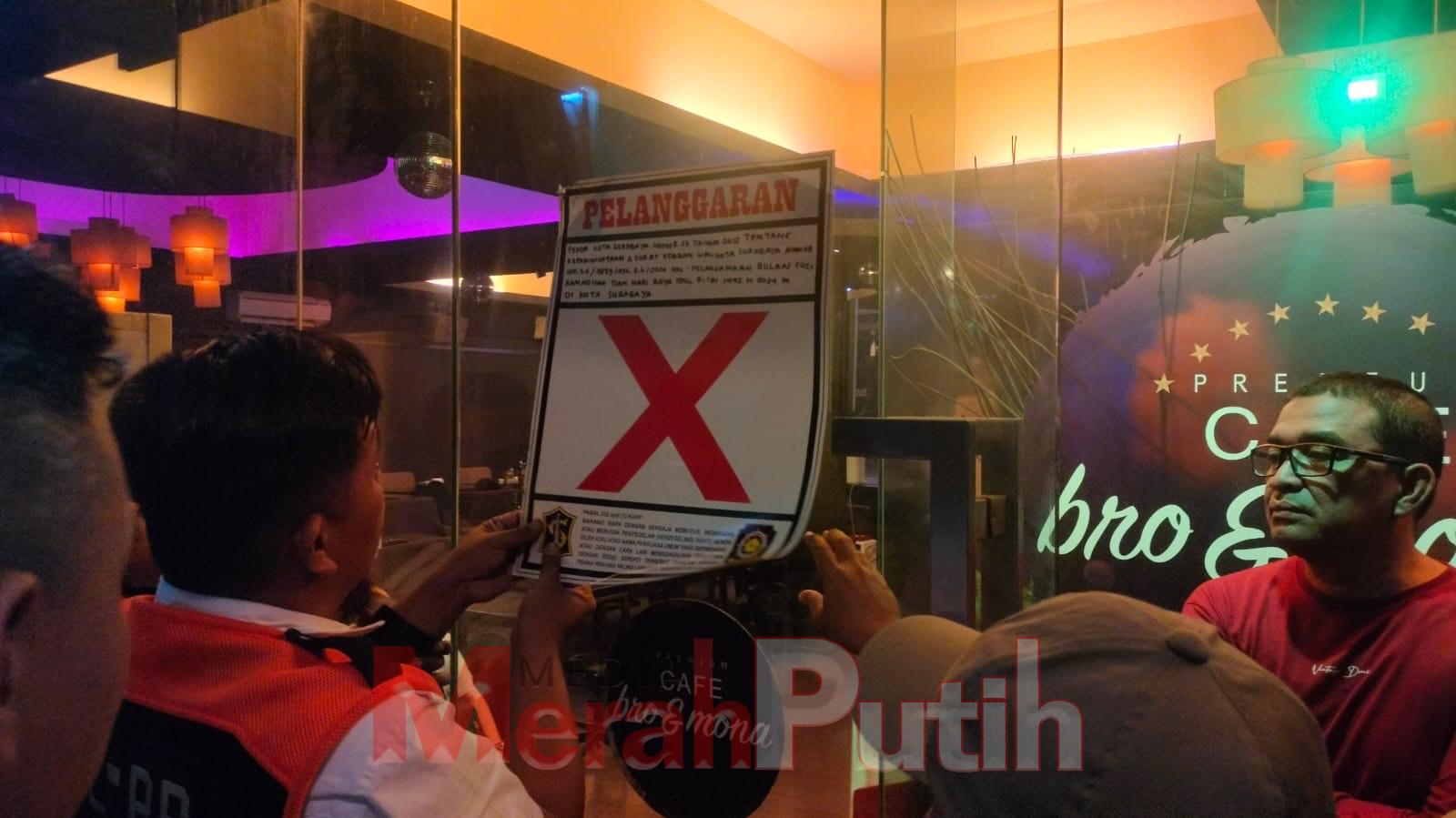 Petugas Satpol PP mengamankan sebanyak 24 botol minuman beralkohol dengan berbagai jenis saat melakukan penertiban 2 kelab malam kedepatan nekat menjual Mihol saat Ramadan I MMP I dok pemkot