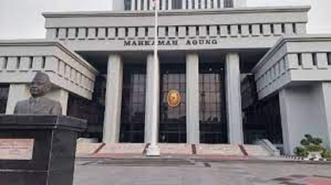 Putusan MA No. 23 P/HUM/2024 merupakan hasil putusan yang menangani sengketa publik, di mana putusan itu mengikat secara erga omnes. Pertanyaannya apakah putusan itu bisa memaksa pejabat selain KPU untuk melaksanakan putusan MA tersebut ? I MMP I ist