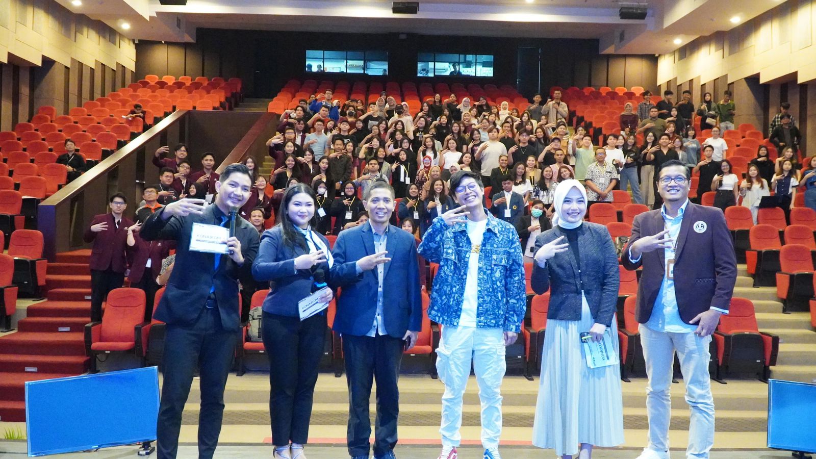 Konferensi yang diramaikan oleh kehadiran akademisi terkemuka, praktisi industri, mahasiswa, dan tokoh-tokoh masyarakat yang tertarik pada dinamika ilmu komunikasi di era serba digital I MMP I dok