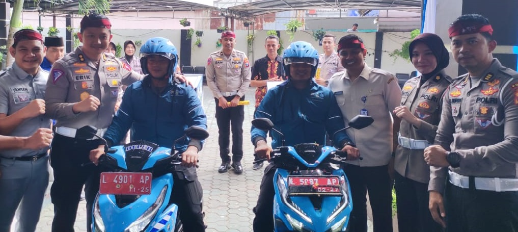 Program Samsat Dulur ini diyakini memudahkan warga dalam membayar pajak kendaraan bermotor. Peresmian inovatif Samsat Dulur ini berlangsung di Kantor Samsat Surabaya Utara, Selasa (4/6/2024) I MMPI Ist 