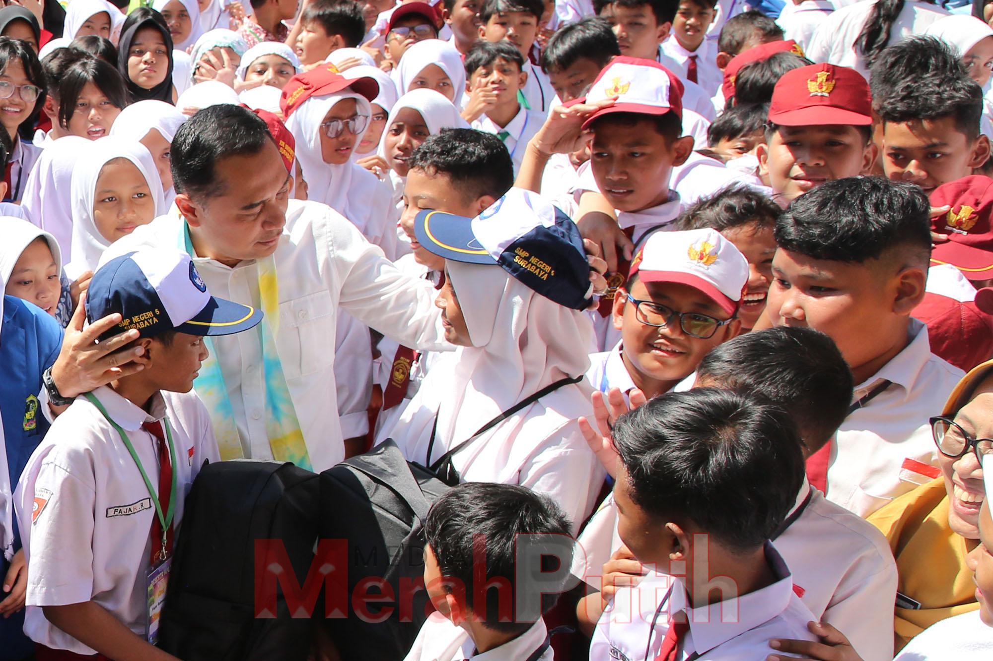Eri Cahyadi tidak ingin jika di Surabaya ada sekolah swasta yang kualitasnya tidak baik hingga menyebabkan sepi peminat I MMP I dok pemkot