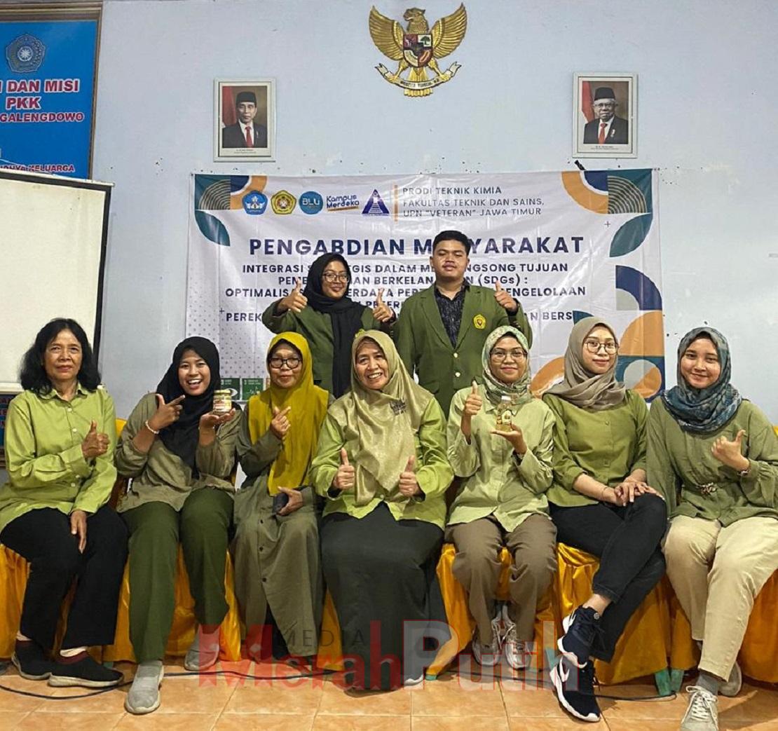 tim Abdimas Teknik Kimia UPN "Veteran" Jawa Timur mencetuskan inovasi untuk mengolah salak berkualitas rendah menjadi cuka salak melalui proses fermentasi. di Desa Galengdowo, Kecamatan Wonosalam, Kabupaten Jombang I MMP I dok UPN