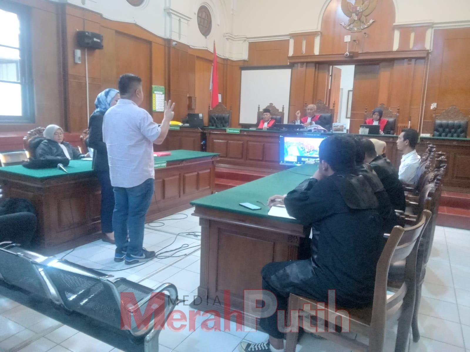 Jaksa Penuntut Umum (JPU) menghadirkan saksi Antonius dari Bank Sinarmas bagian Digital Customer terkait perkara yang menjerat terdakwa Ahmad Sopian dalam kasus TPPU I MMP I Totok Prastyo 