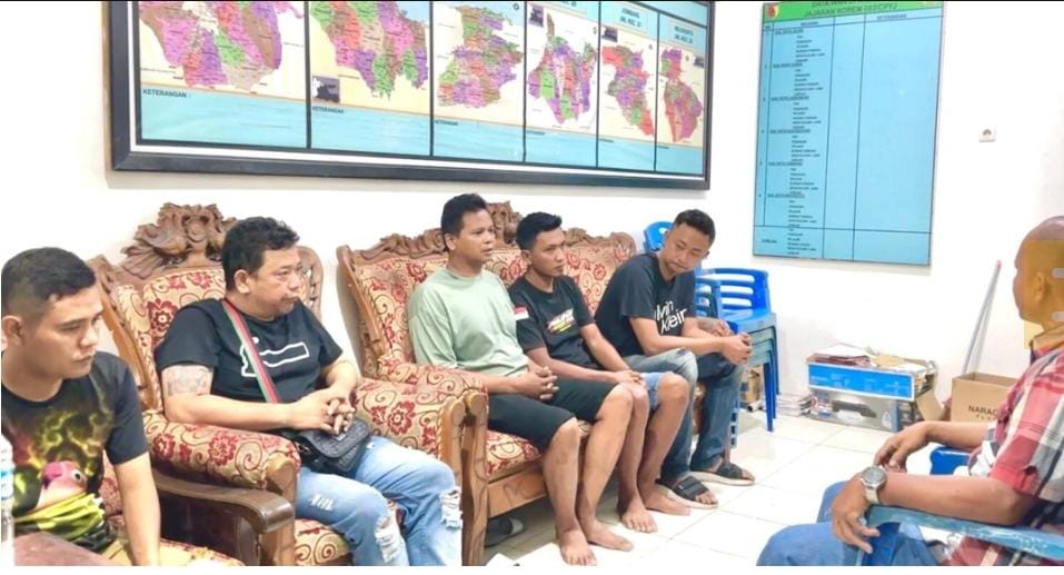 Penyidik menegaskan bahwa proses hukum terkait dugaan pencurian kabel primer milik PT Telkom Indonesia yang melibatkan 5 terduga pelaku tetap berlangsung. Saat ini, barang bukti berupa kabel tembaga dan kendaraan masih diamankan oleh pihak kepolisian. | M