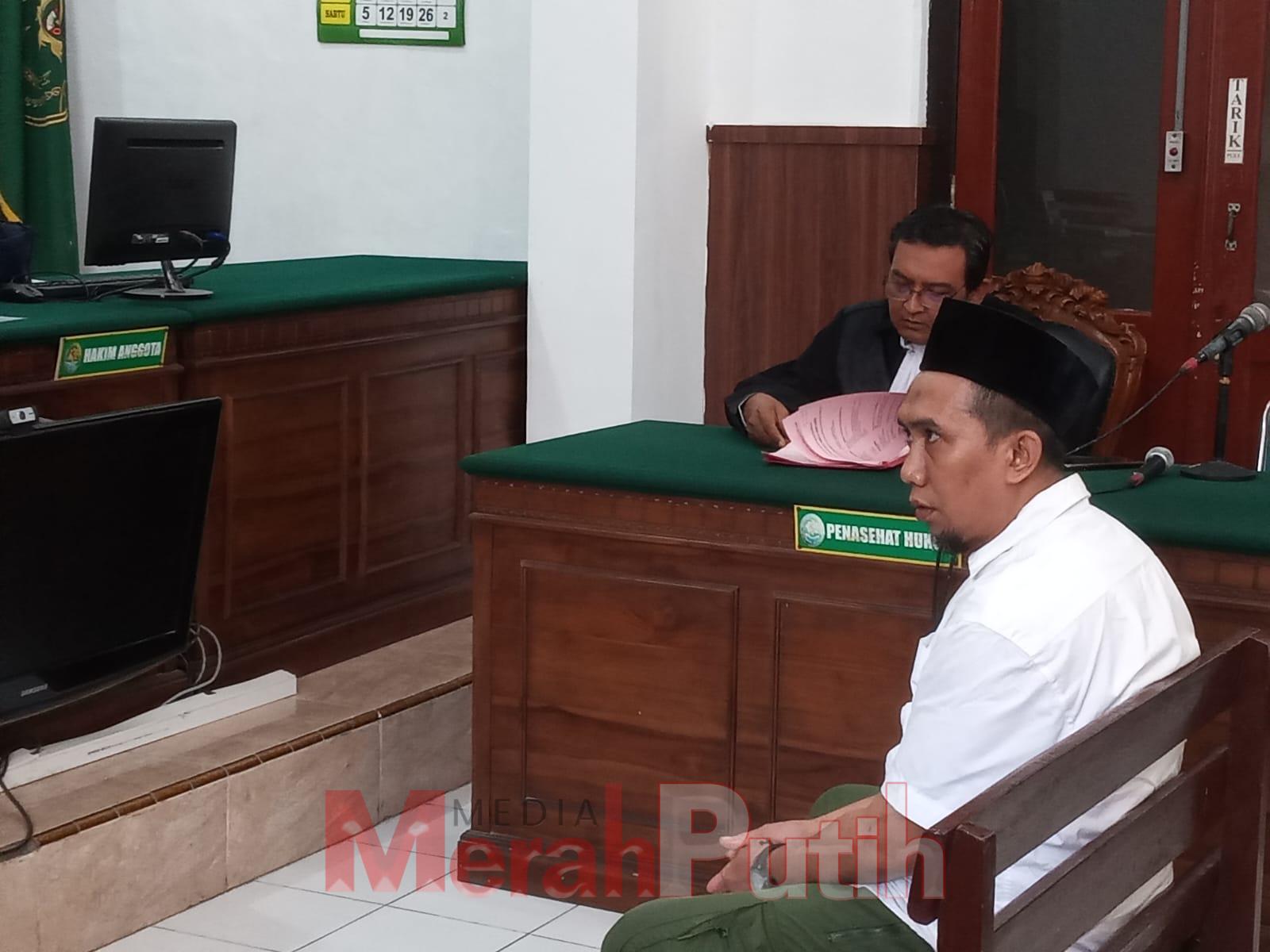 Dalam persidangan, Erwin mengungkapkan bahwa sabu seberat lebih dari 2 kilogram tersebut merupakan milik seorang bandar bernama Baron, yang saat ini berstatus sebagai Daftar Pencarian Orang (DPO) | MMP | Totok Prastyo
