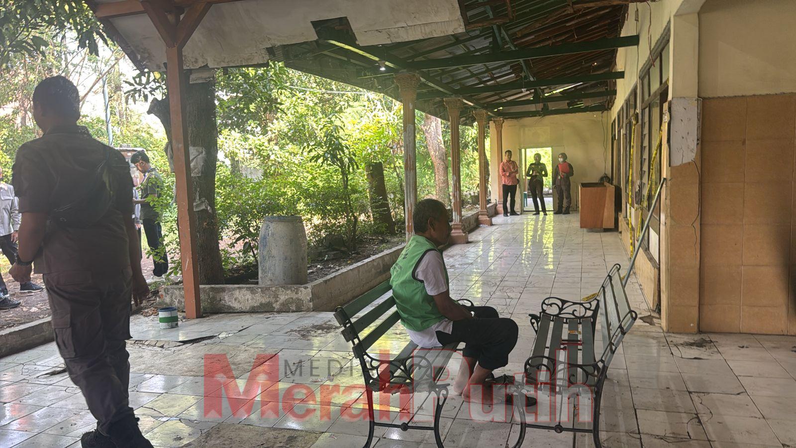 Modus operandi yang dilakukan oleh terdakwa Nurherwanto adalah membangunkan korban di malam hari, mengajak mereka ke kamar kosong, dan melakukan persetubuhan dengan ancaman kekerasan jika korban berontak | MMP | dok 