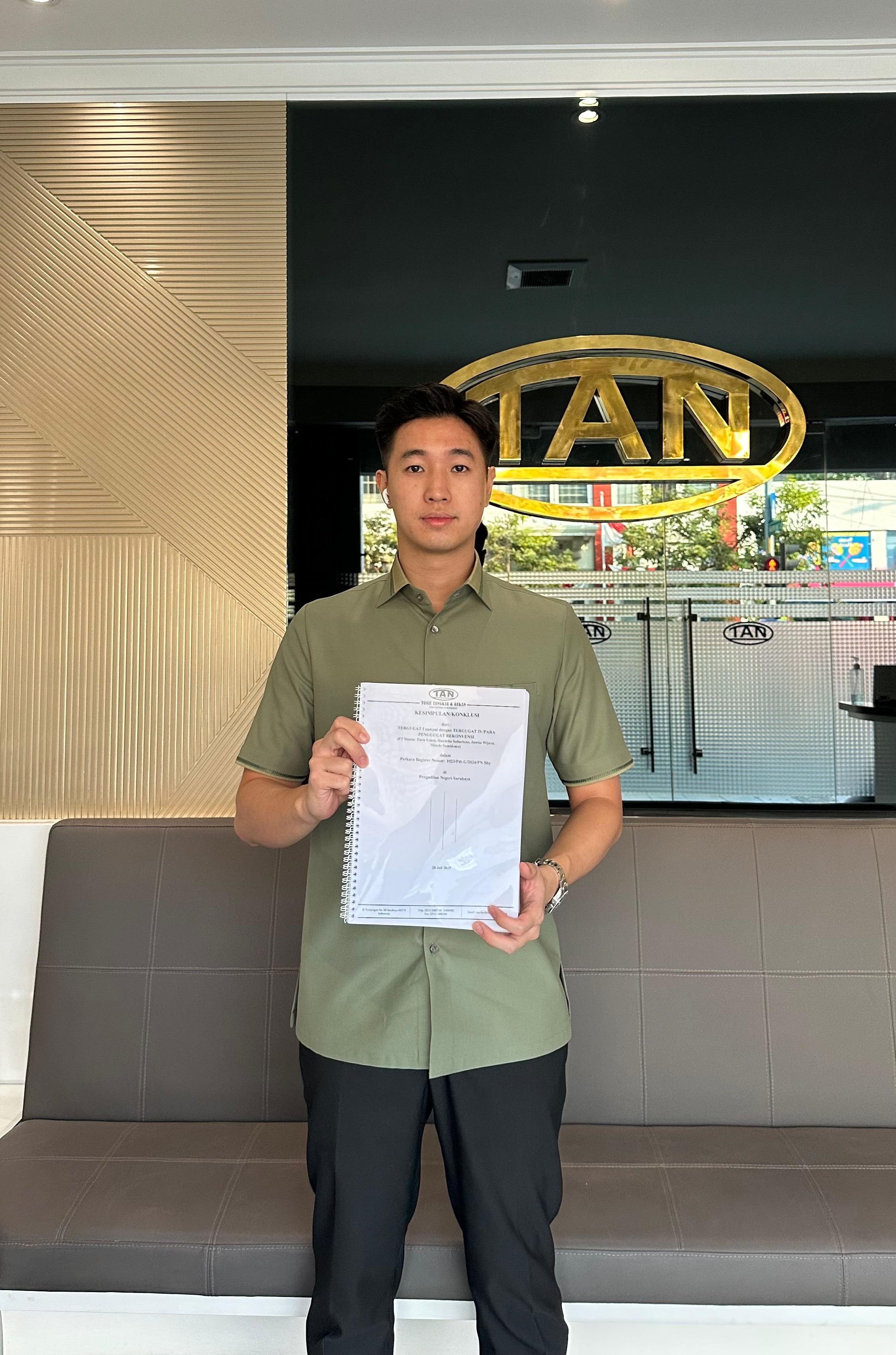 PT Anyar Citra Huni telah mengajukan gugatan di Pengadilan Negeri (PN) Surabaya terhadap PT Siantar Tiara Estate dan sejumlah individu, termasuk Handoko Suhartono, Juwita Wijaya, Aswi, serta Hj. Imnatunnuroh. Dalam gugatannya, Direktur PT Anyar Citra Huni