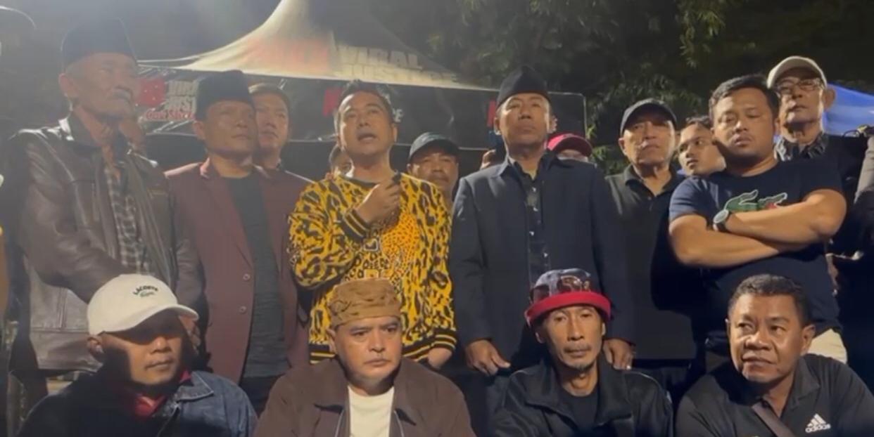 Inisiator aksi demonstrasi damai Rakyat Jawa Timur Menggugat, Cak Sholeh, memilih mengutamakan kondusifitas keamanan dan kenyamanan masyarakat di tengah memanasnya situasi nasional belakangan ini, yang awalnya damai namun kemudian berubah menjadi anarkis.