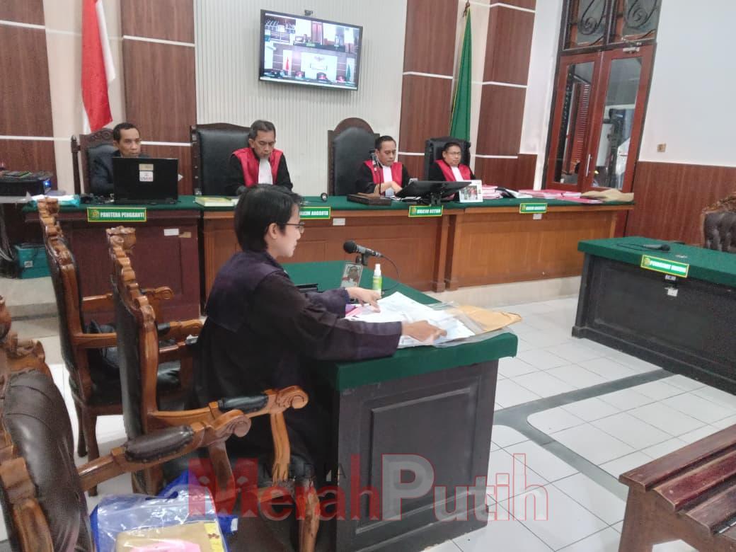 Dalam sidang yang digelar secara online Senin (1/9/2025), Yudha mengaku mengalihkan pembayaran pelanggan ke rekening pribadinya dan menggunakan uang perusahaan untuk judi online (Judol) serta pinjaman online (pinjol) I MMP I Totok Prastio