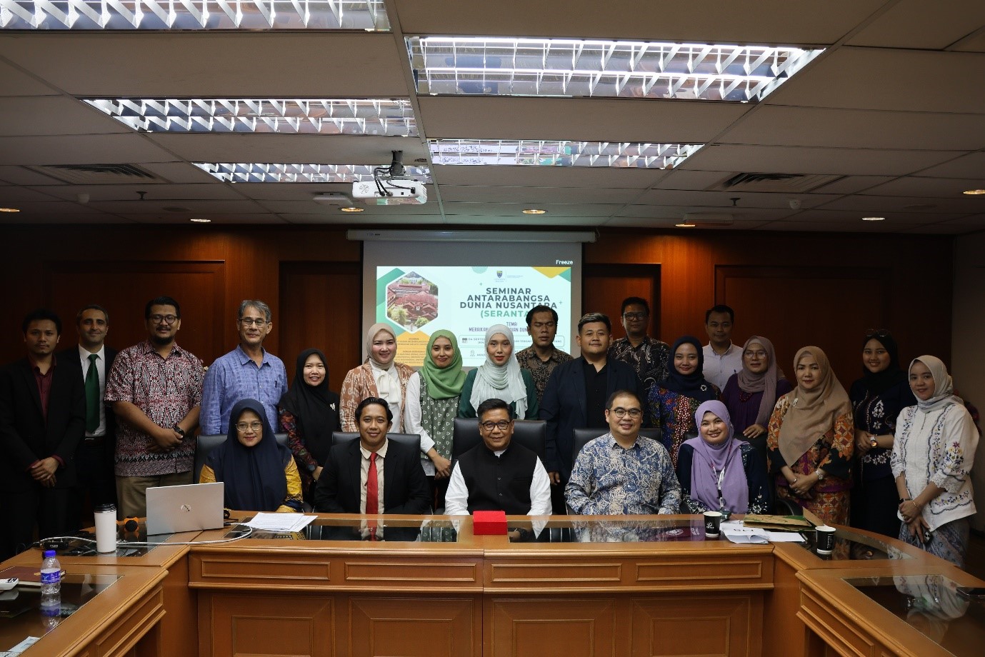UNIDHA malang secara resmi menandatangani Implementation Agreement (IA) dengan Universitas Malaya, Malaysia, bertepatan dengan penyelenggaraan Seminar Internasional di kampus Universitas Malaya `I MMP` I dok Unidha 