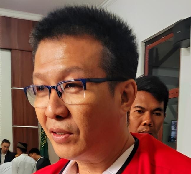 Jemy Peno dinyatakan bersalah dan terbukti melakukan penganiayaan terhadap Andreas Tanuseputra saat perayaan ulang tahun usai pesta minuman keras pada 16 Juni 2025 di Restoran Maem’uk, Plaza Graha Loop, Jalan Mayjend Yono Soewoyo, Surabaya dalam sidang pu