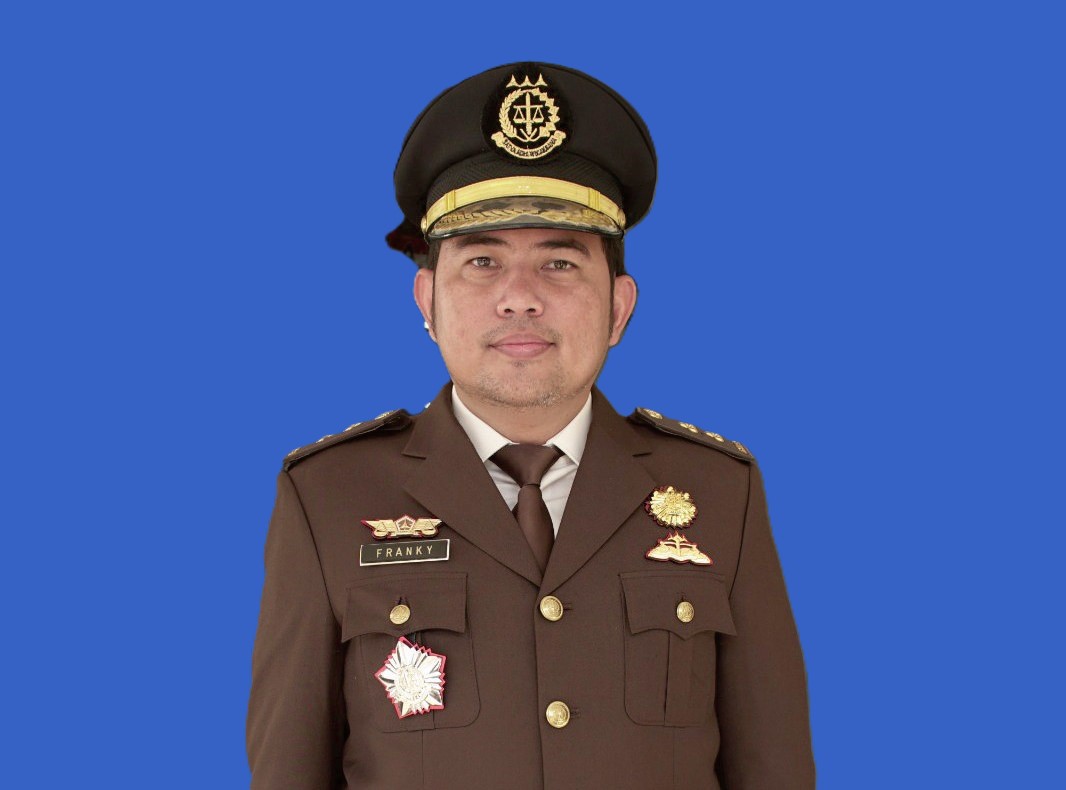 John Franky Ariandi Yanafia salah satu jaksa yang memiliki prestasi gemilang dalam pemberantasan koruspi. Sejumlah prestasi gemilang pernah Ia mengungkap dalam menangani berbagai perkara korupsi besar yang merugikan negara hingga miliaran rupiah. Salah sa