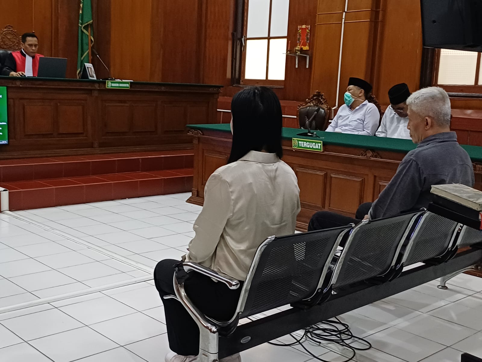 Kepala Cabang PT Meratus Line Balikpapan, Yulia saat memberikan keterangan mengatakan bahwa perusahaannya tidak ada perjanjian tertulis dalam proses pengiriman, namun dokumen yang diterima hanya diteruskan ke KSOP untuk proses pemuatan | MMP | Totok Prast