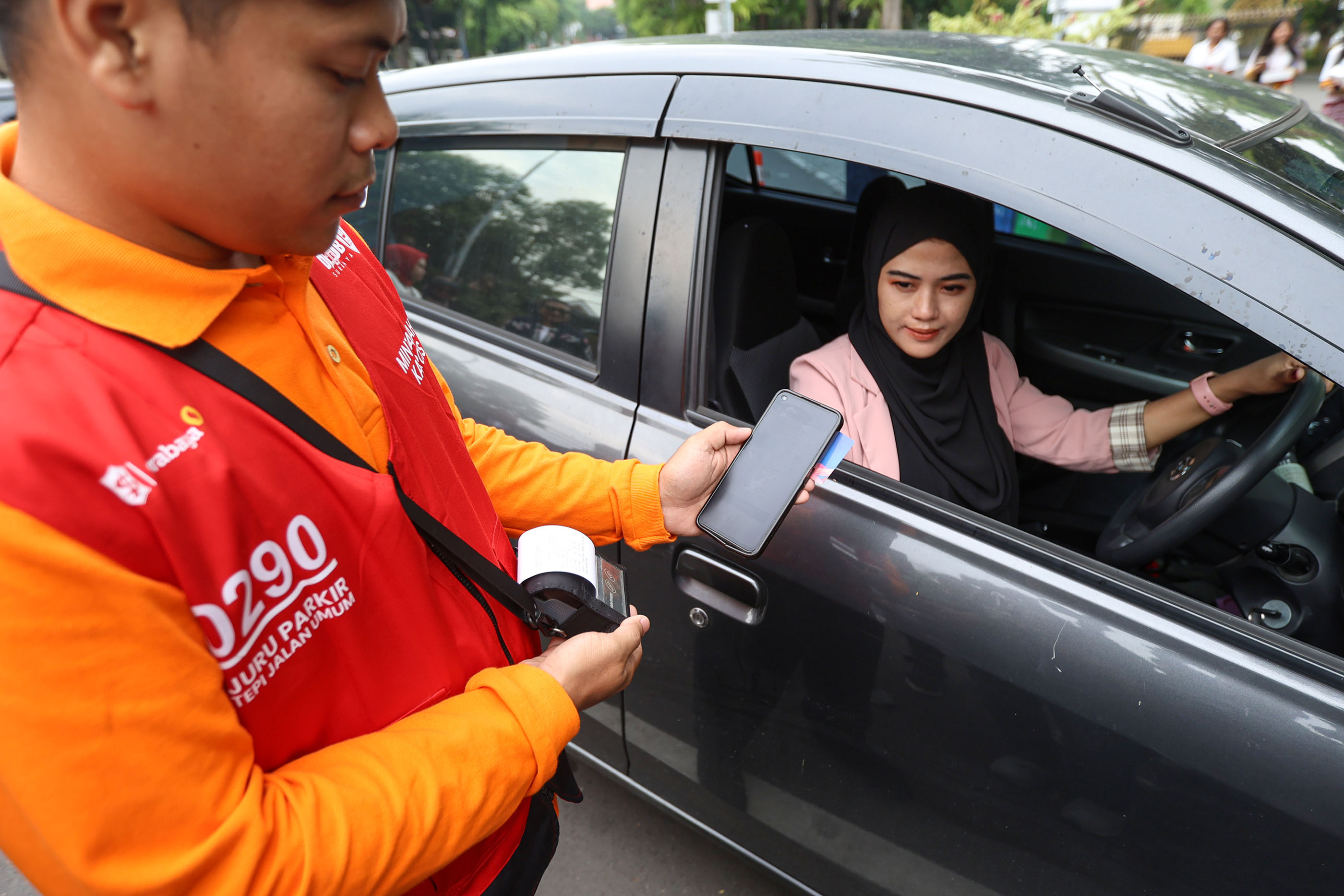 Penerapan sistem non-tunai bertujuan menghilangkan praktik pembayaran parkir yang tidak sesuai aturan, termasuk pemaksaan tarif oleh oknum jukir | MMP | dok pemkot