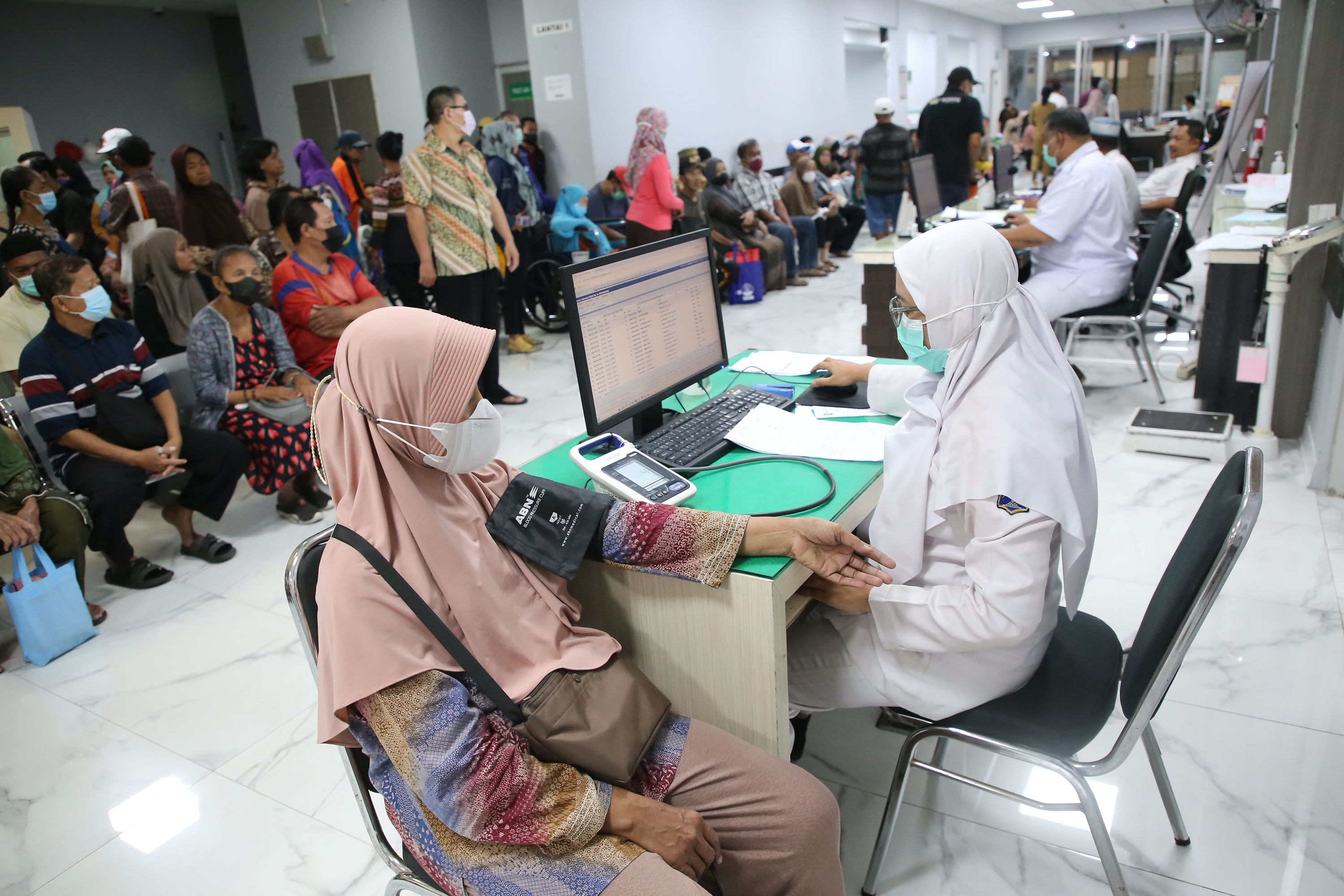 Pembaruan data PBI JK bertujuan memastikan bantuan tepat sasaran dan hanya diterima warga yang benar-benar memenuhi kriteria. Sejumlah data kepesertaan dinonaktifkan karena tidak lagi masuk dalam kategori Desil 1 hingga Desil 5 | MMP | dok dinkes