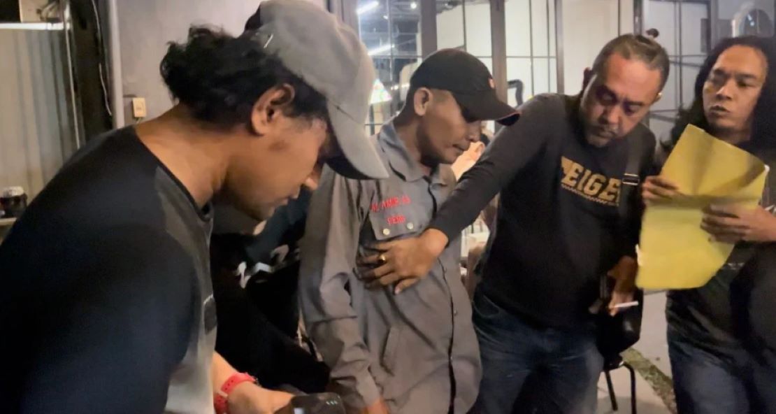Operasi Tangkap Tangan (OTT) yang dilakukan jajaran Polres Mojokerto terhadap seorang oknum wartawan atas dugaan pemerasan terkait permintaan penghapusan berita (take down) menjadi sorotan publik. Bukan sekedar kriminal biasa, melainkan tentang posisi dan
