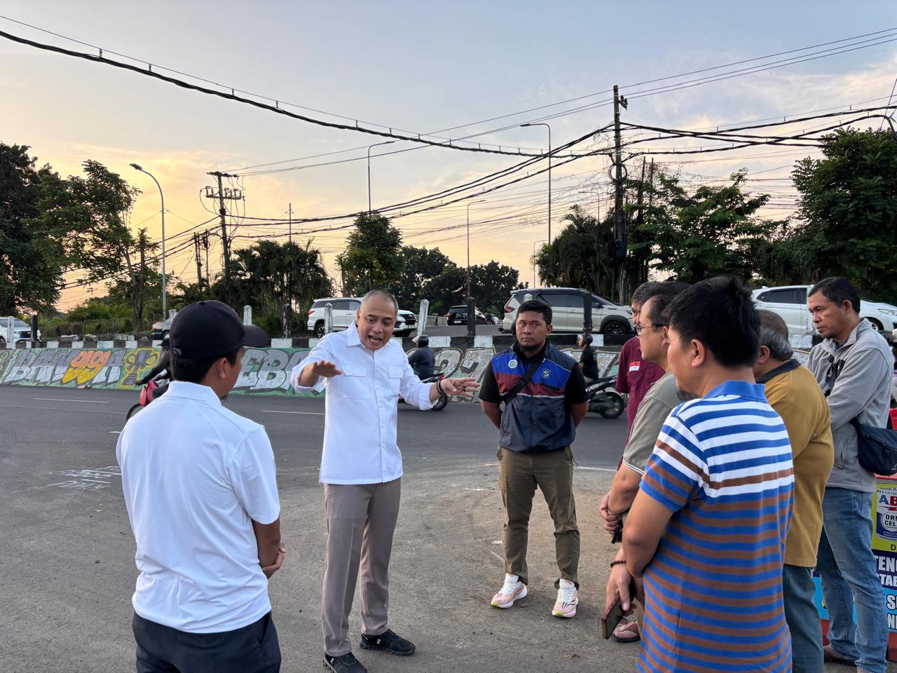 Cahyadi menunjukkan pihak kontraktor telah melakukan upaya pengamanan di lokasi pekerjaan, namun implementasinya belum memenuhi standar maksimal keselamatan. Sebelum insiden terjadi, konsultan pengawas dan pimpinan proyek telah memberikan peringatan kepad