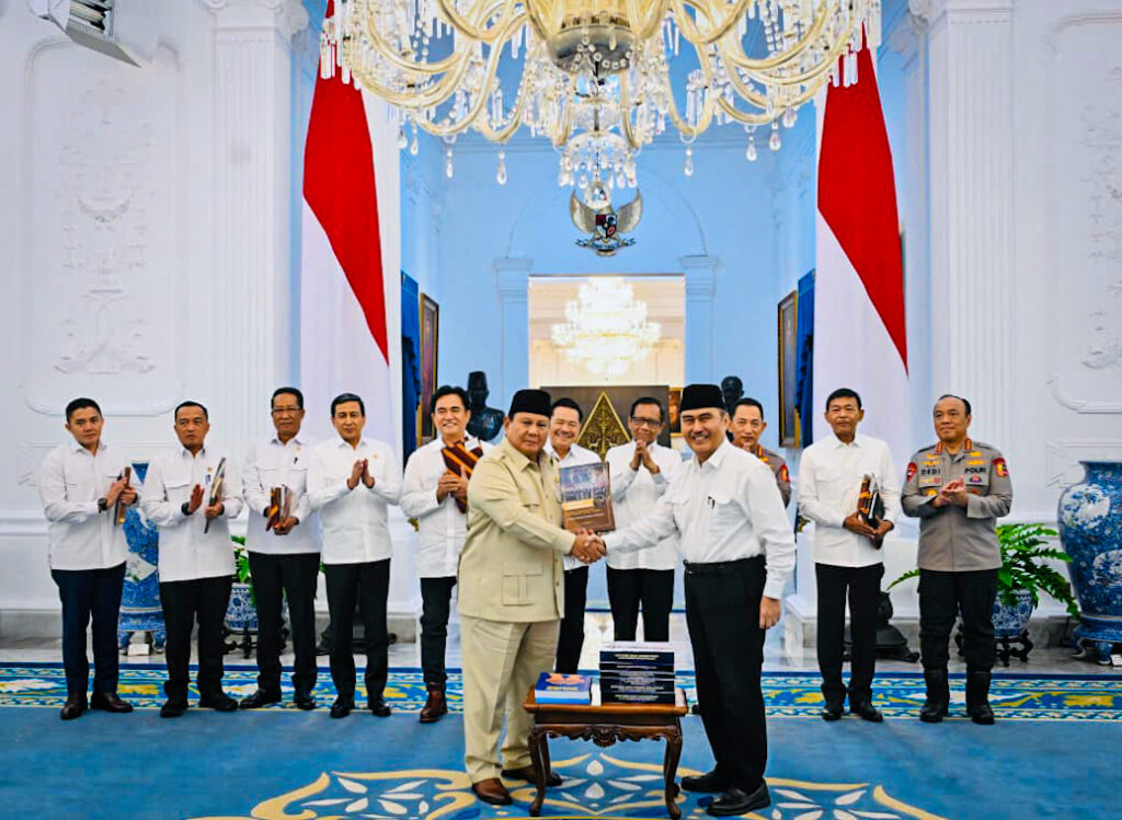 Presiden Prabowo Subianto menerima Komisi Percepatan Reformasi Polri (KPRP) di Istana Merdeka, Jakarta, pada Selasa, 5 Mei 2026.| MMP | Foto | BPMI Setpres